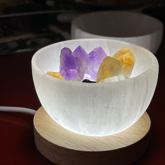 Genuine selenite hand carved bowl - 2 3/4” - Picture 4 of 13